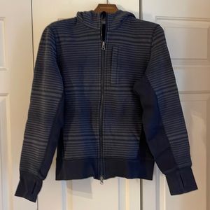 Men’s LuLu Lemon Hoody in a Size Small